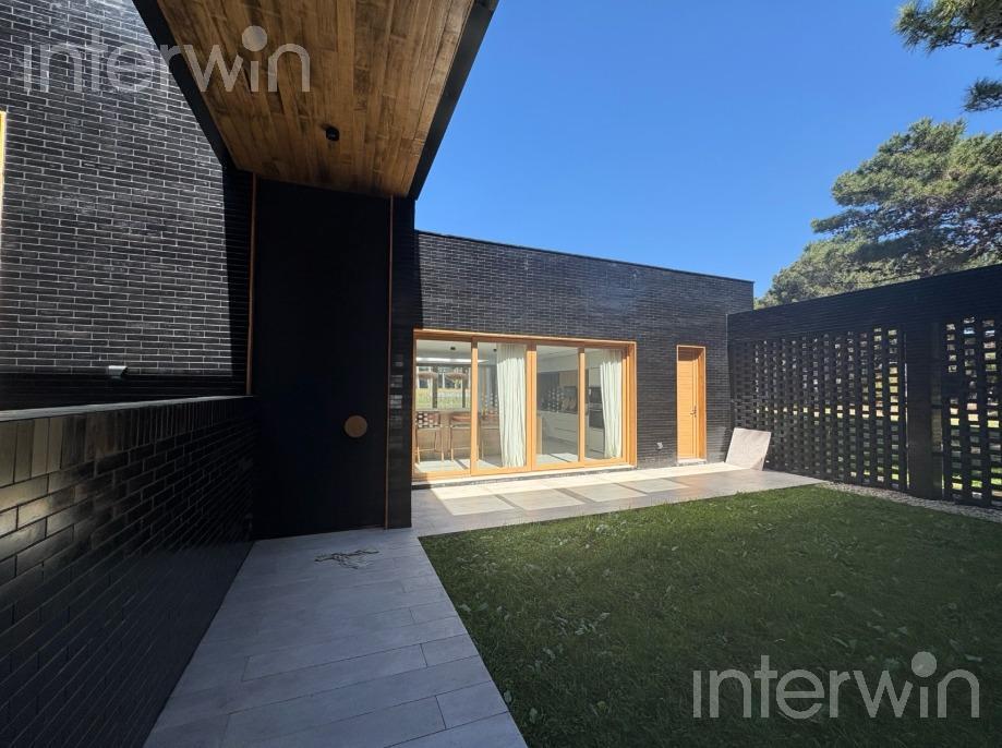 Foto de Casa en Venta - 6 Ambientes - Full Amenities - Cochera - Pinamar, imagen 4