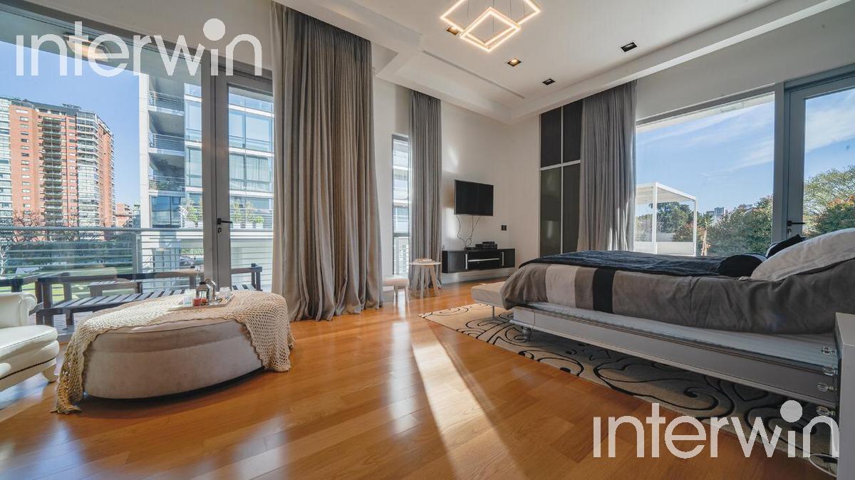 Foto de Casa en Venta - 6 ambientes - Terraza propia - 4 cocheras - Fórum, imagen 4