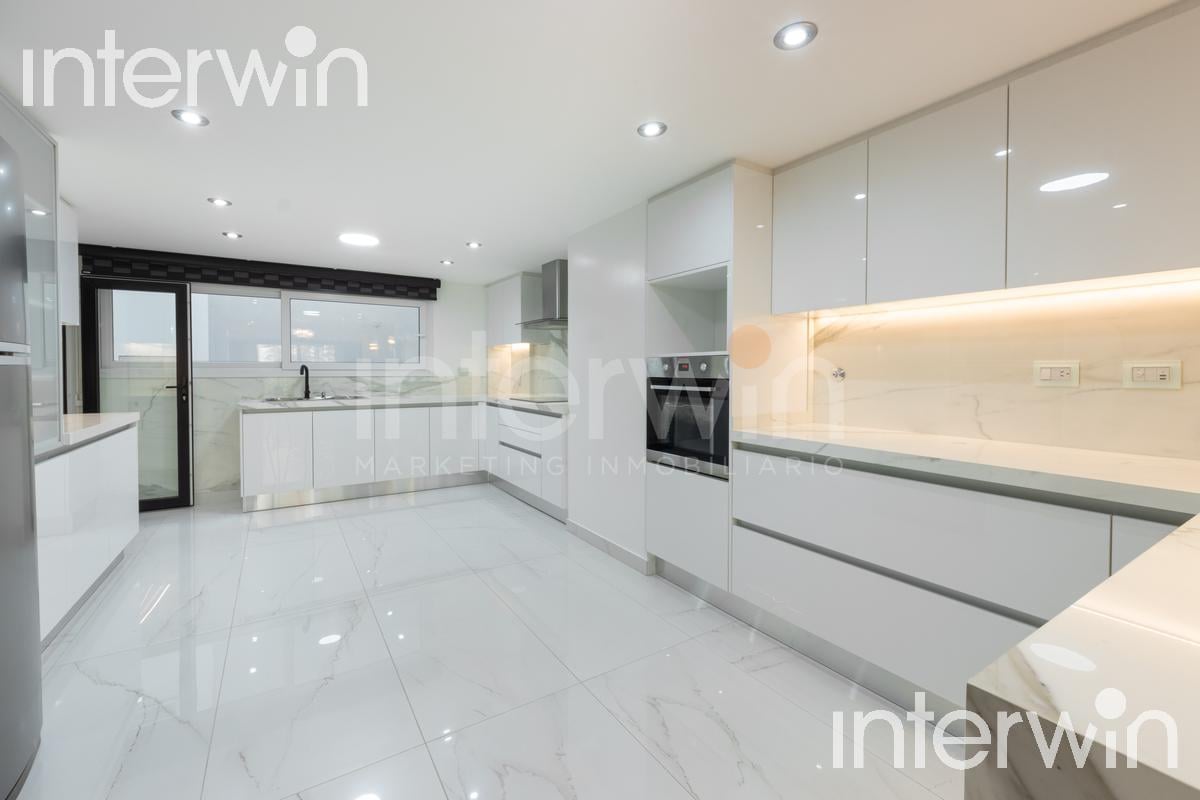 Departamento en Venta - 5 Amb. - Balcón corrido - Depends. Refaccionado a nuevo - Recoleta