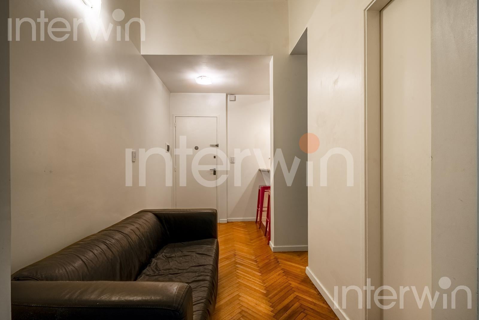 Foto de Departamento en Venta - 2 Ambientes - Balcón - Luminoso - Recoleta, imagen 2