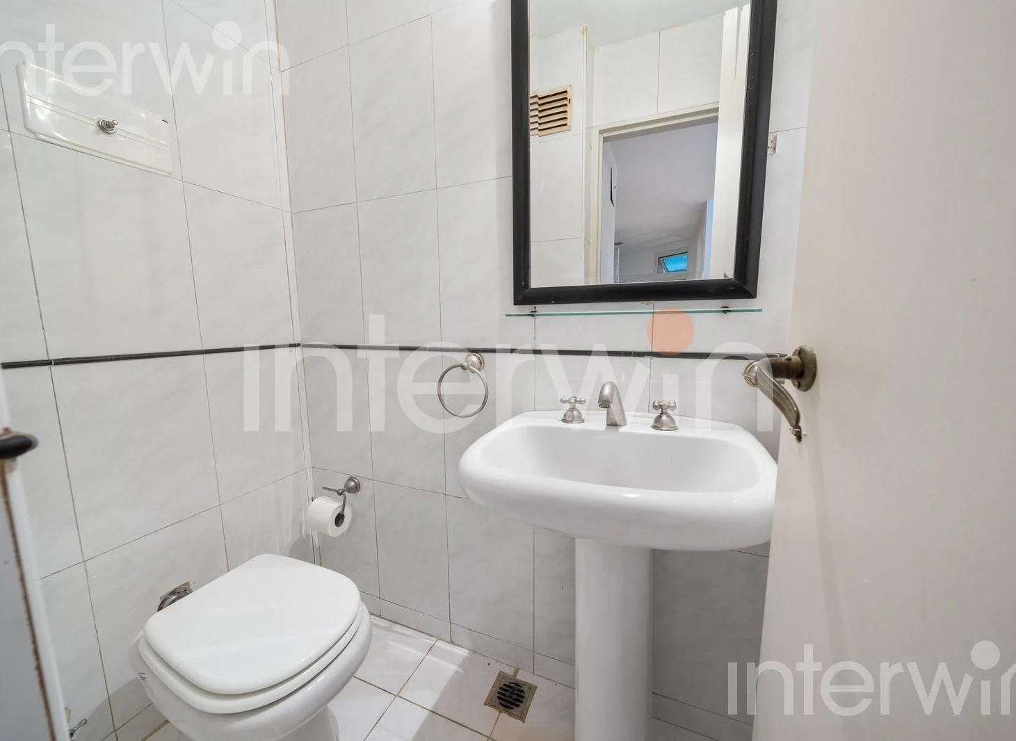 Foto de Departamento / Dúplex en Venta - 2 ambientes - Balcón - Luminoso, imagen 2