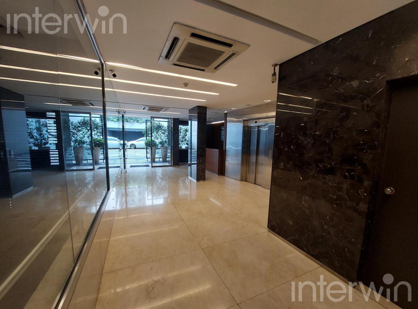 Foto de Excelente Oficina de 150 m2 con vista abierta y 2 Cocheras en Palermo, imagen 2