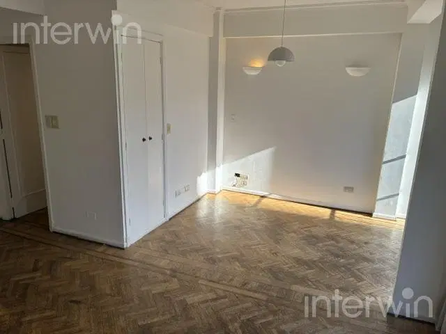 Departamento en Venta - 3 ambientes - Balcón - Muy luminoso - Recoleta 2