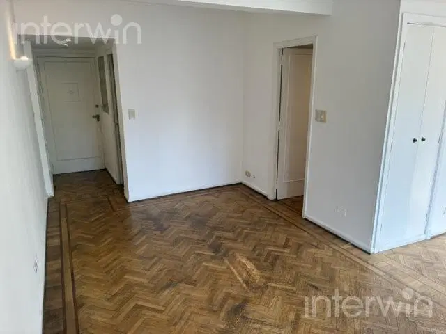 Departamento en Venta - 3 ambientes - Balcón - Muy luminoso - Recoleta 4