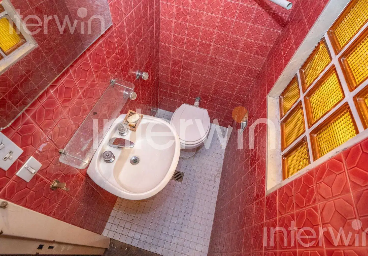 Casa en VENTA a REFACCIONAR de 5 ambientes con cochera y jardín Villa Devoto. 5