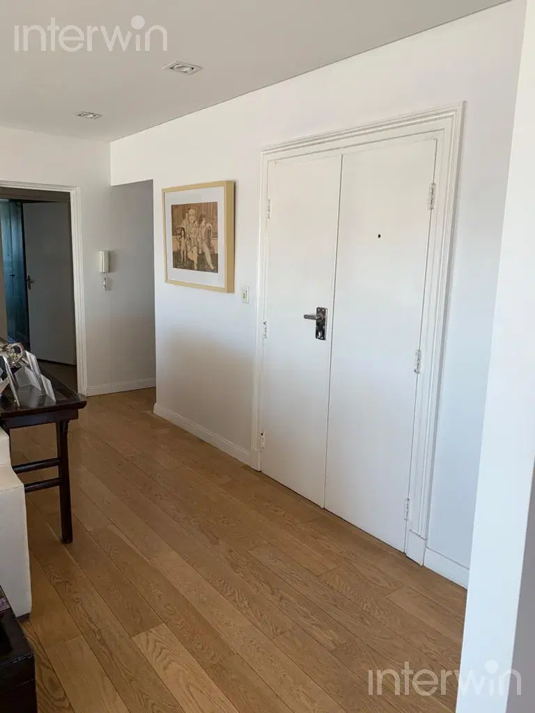 Departamento en  Venta - 4 amb - Balcón - Terraza - Cochera doble -Piso Alto - Belgrano. 3