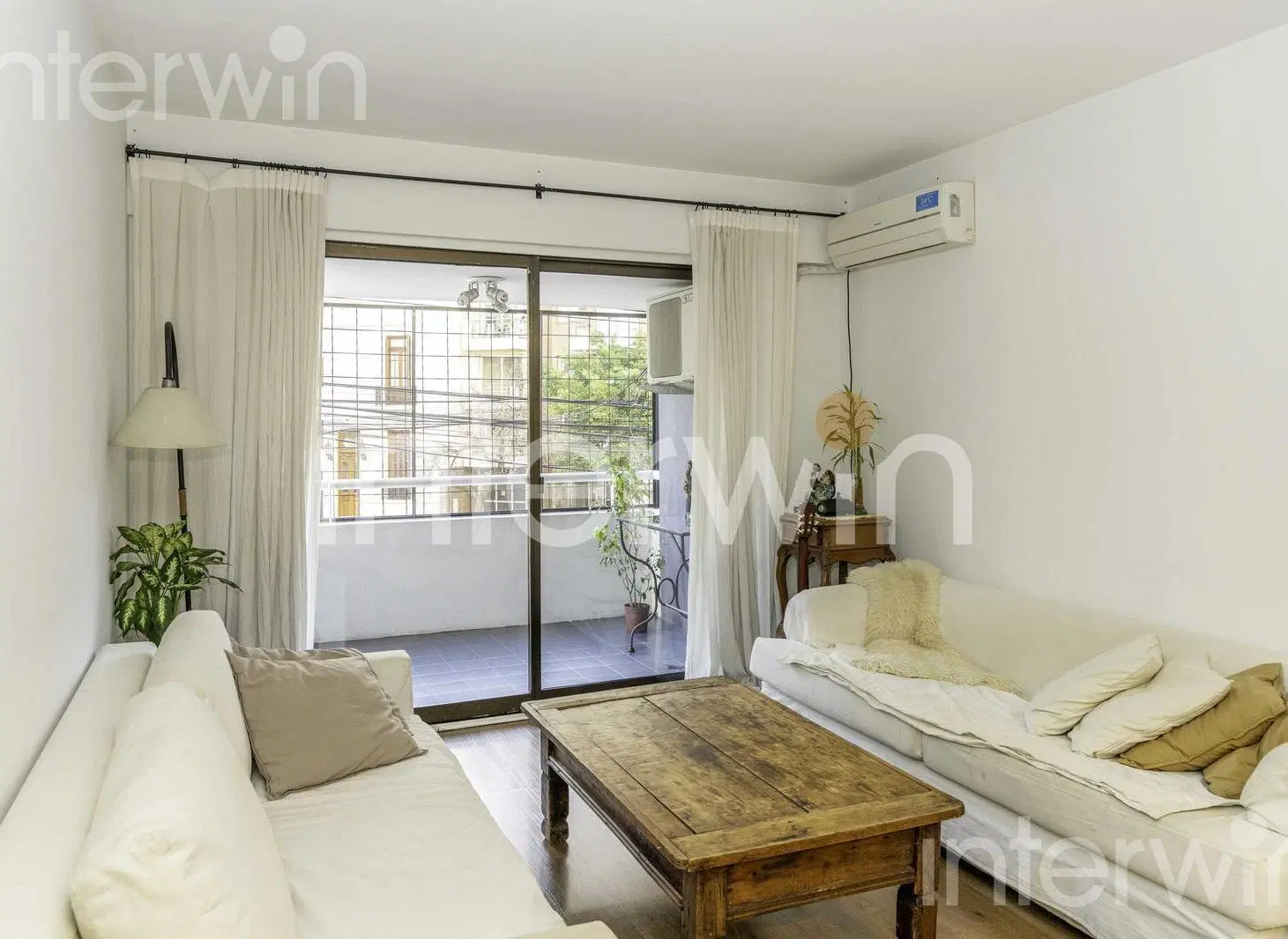 Departamento en VENTA, 4 ambientes con cochera fija y patio - Palermo. 2