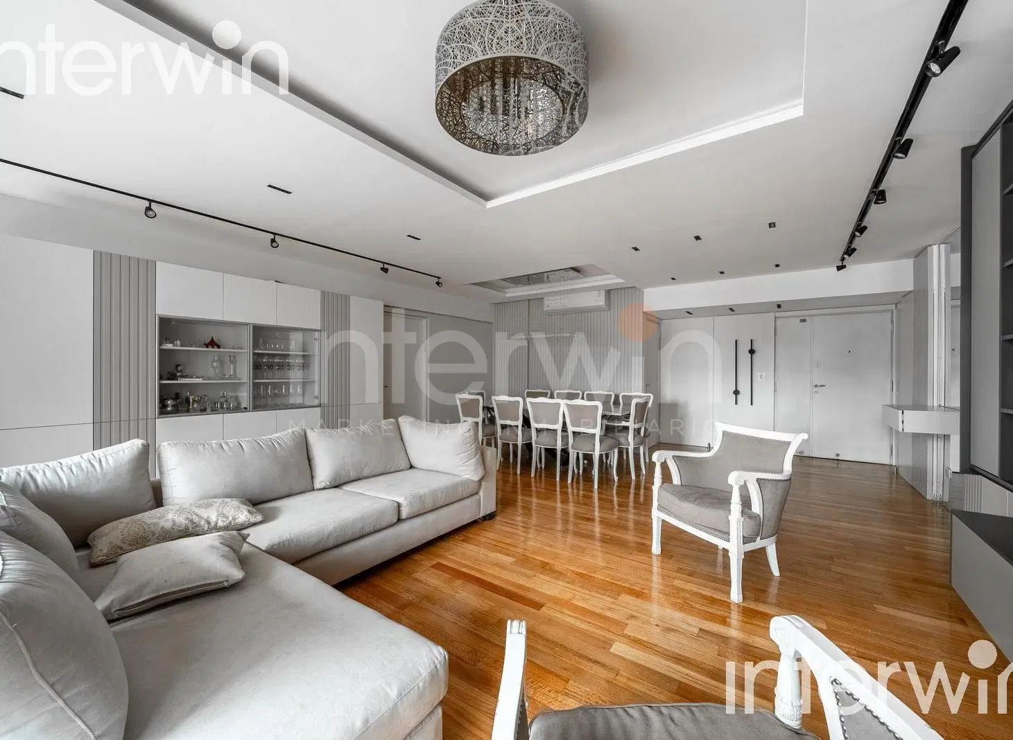 Departamento en VENTA - 4 Ambientes c/ cochera - Belgrano . 2
