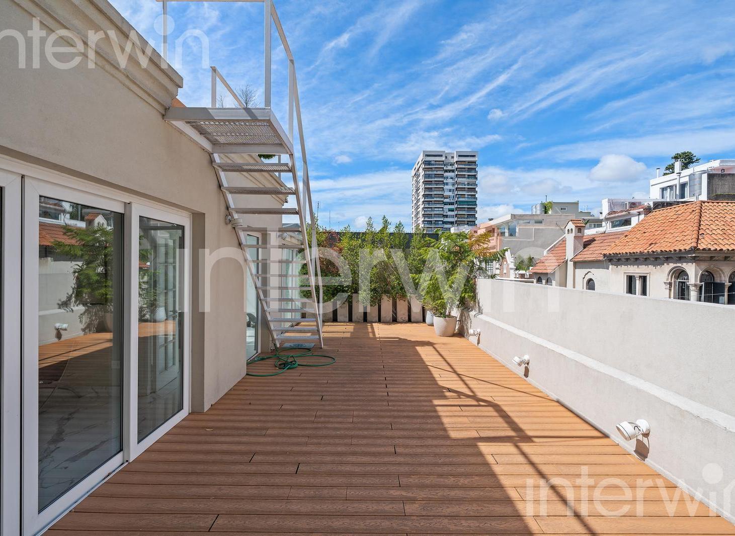 Foto de Casa en Venta - 5 amb. - Cochera - Terraza - Dependencia - Reciclada, imagen 4