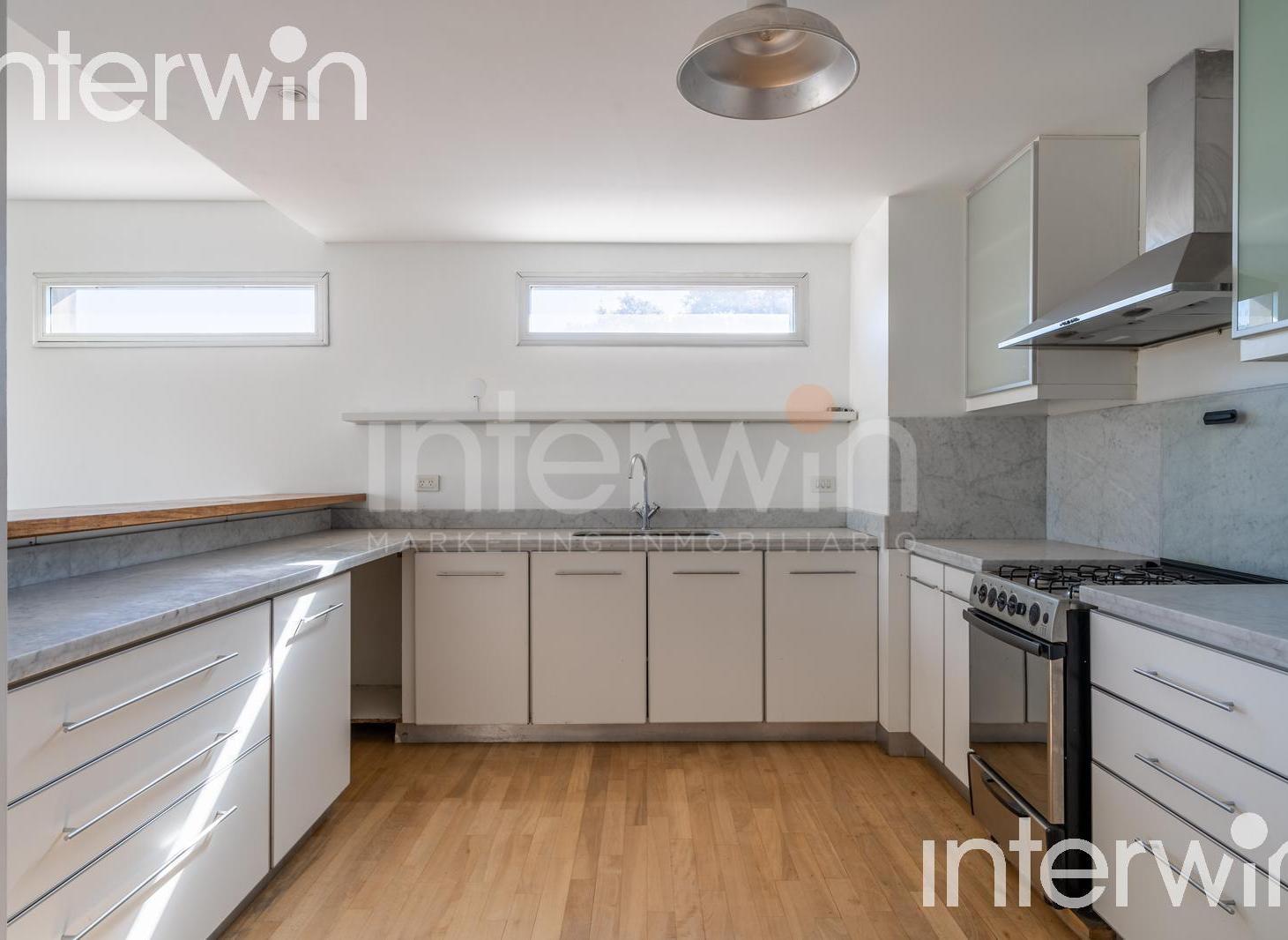 Foto de Triplex de 4 ambientes al frente con terraza propia y cochera - Palermo, imagen 2