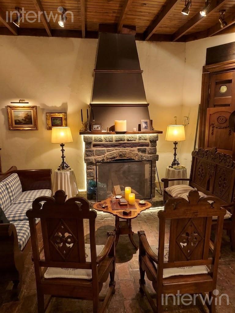Foto de Casa en Venta - 7 amb - Cocheras - Quincho - Casa p/huéspedes - Pileta, imagen 3