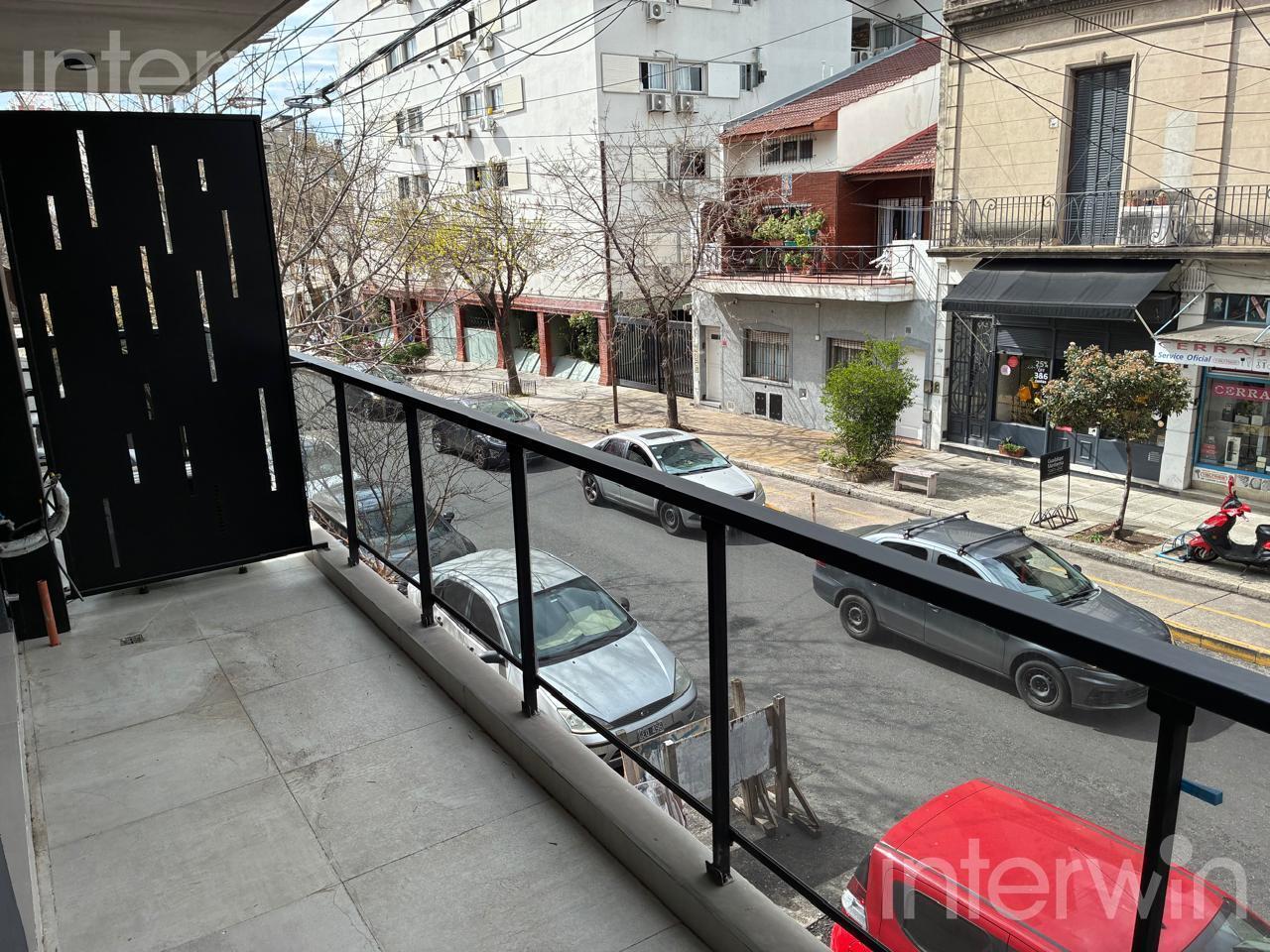 Foto de Departamento en Venta - 2 ambientes al frente - AE - Balcón corrido, imagen 1