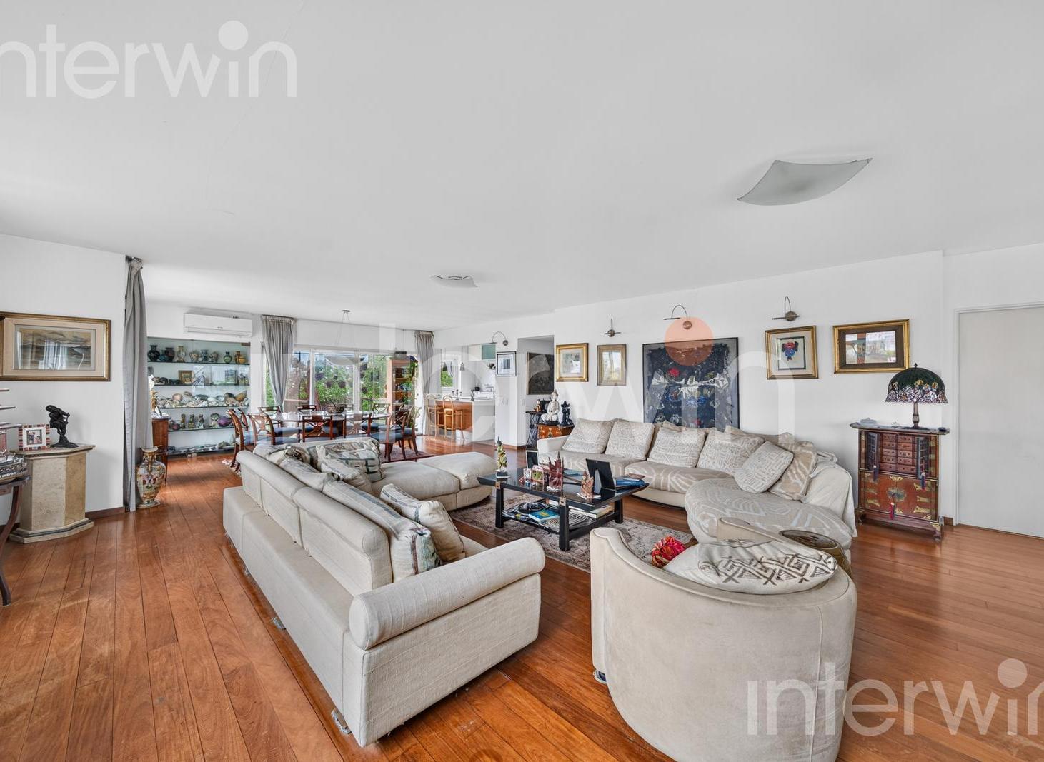 Foto de Departamento en VENTA - 5 Ambientes con dep - balcón - cochera, imagen 4