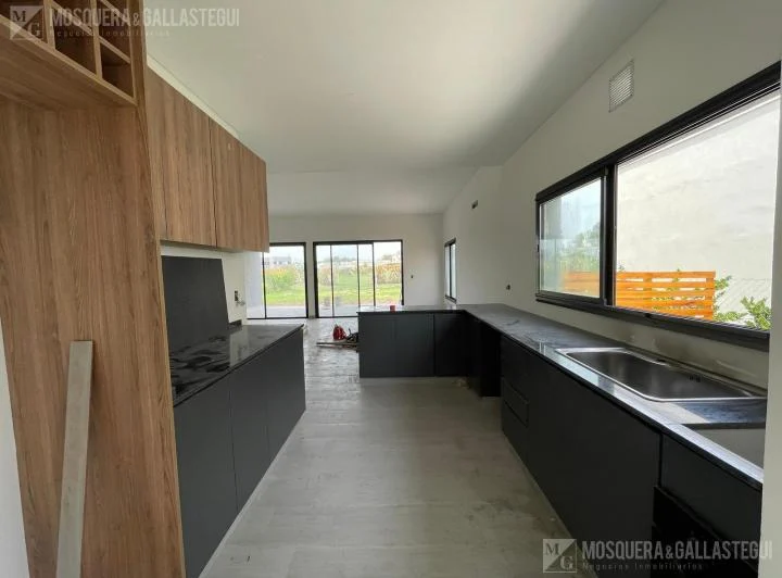 Casa en  venta en santa elena 1