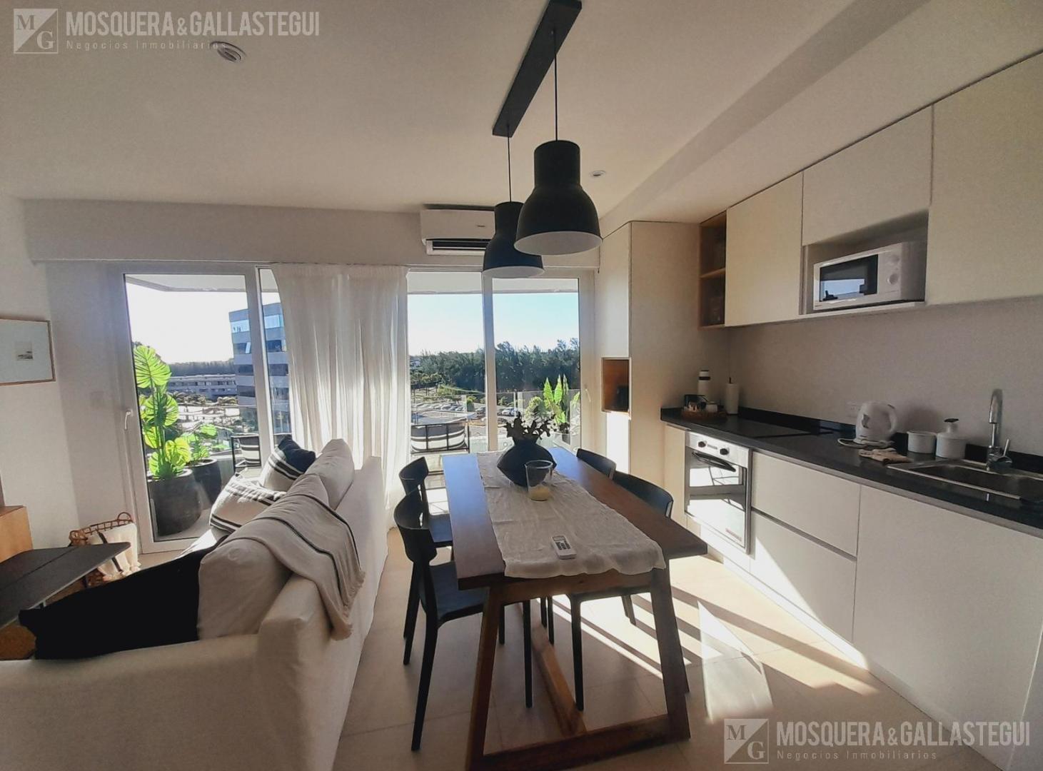 Excelente 2 ambientes Vista Bahía . Disponible diciembre 2025. Impecable! Vista a Bahía. Amenities.