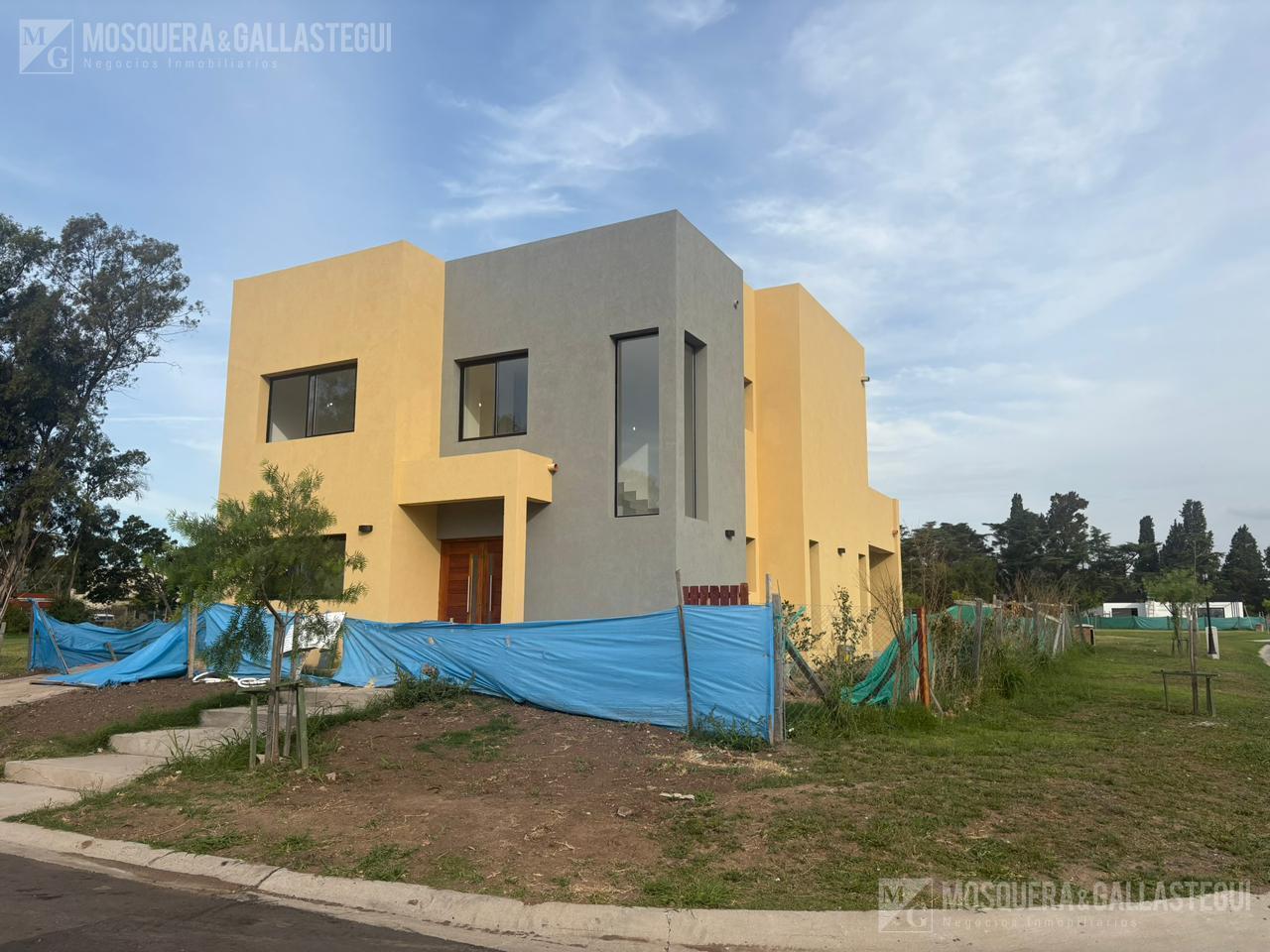 Casa en venta en santa Sofiasanta sofia