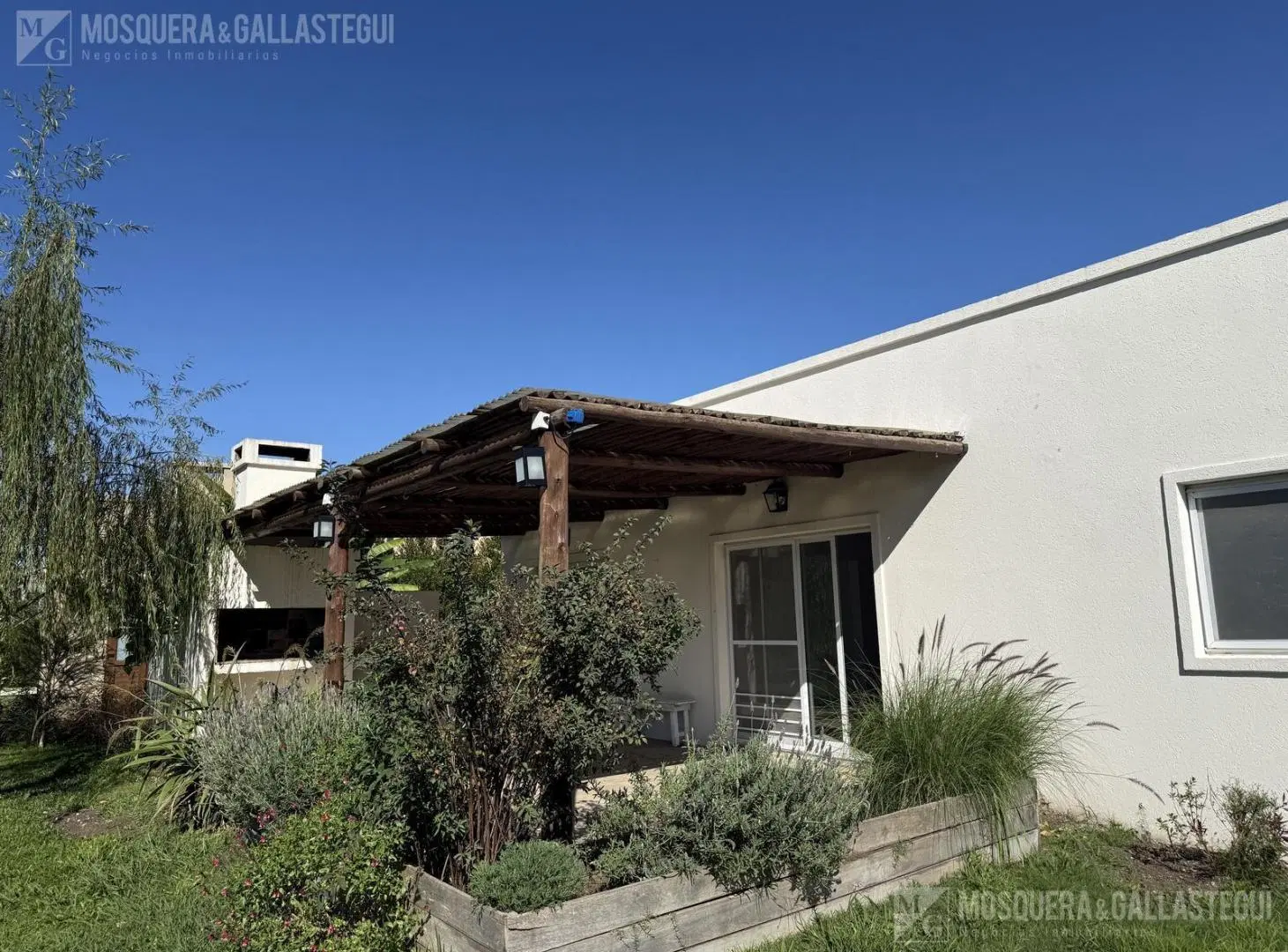 Casa en  venta y alquiler en San Eduardo, Pilar Del Este 5