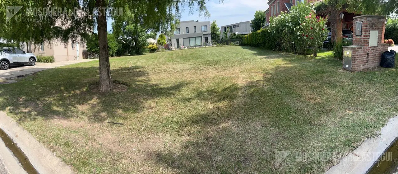 Terreno en Ayres Plaza 3
