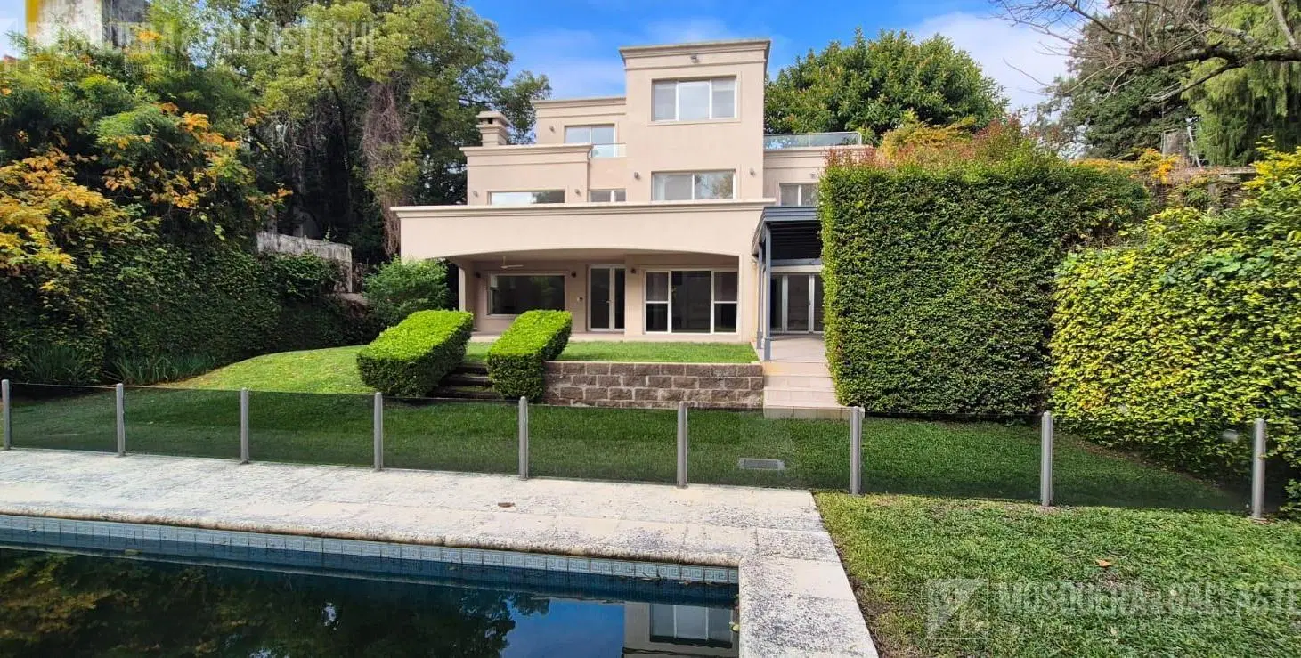 Exclusiva Residencia en Acassuso – Libertador al Río 5