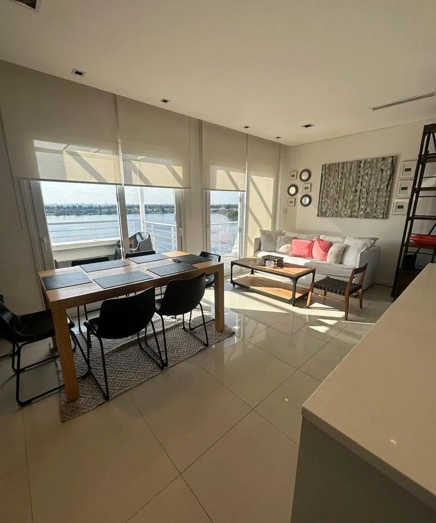 Departamento en alquiler temporario. Amoblado. Impecable. 2 o 3 cocheras. 5