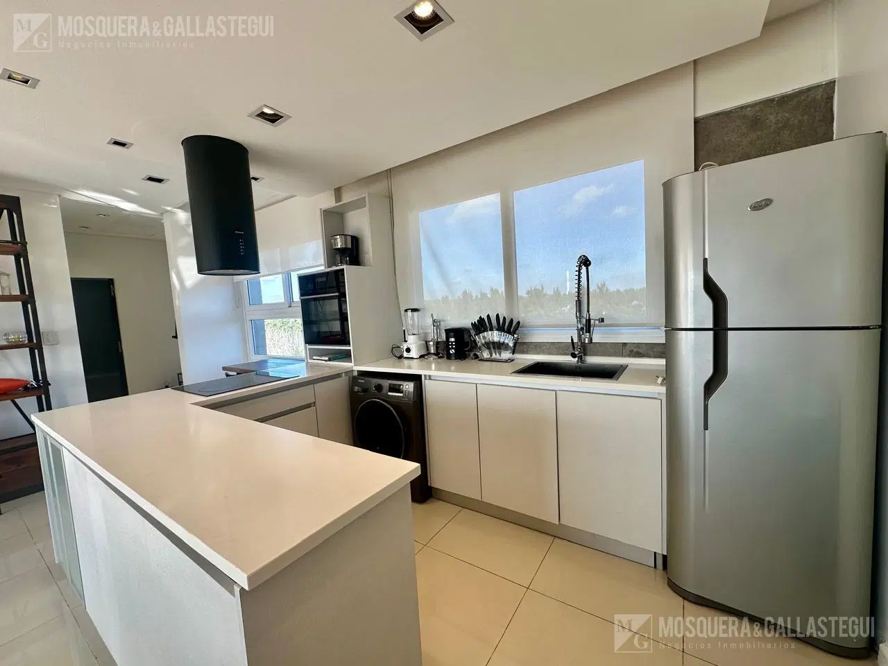 Departamento en alquiler temporario. Amoblado. Impecable. 2 o 3 cocheras. 1