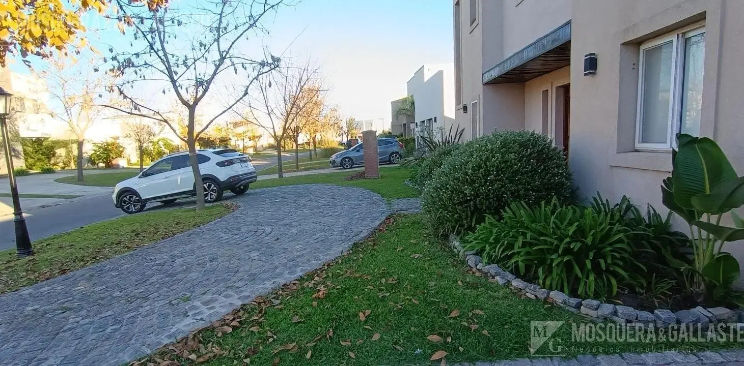 VENTA Casa en San Eduardo Pilar del Este 4