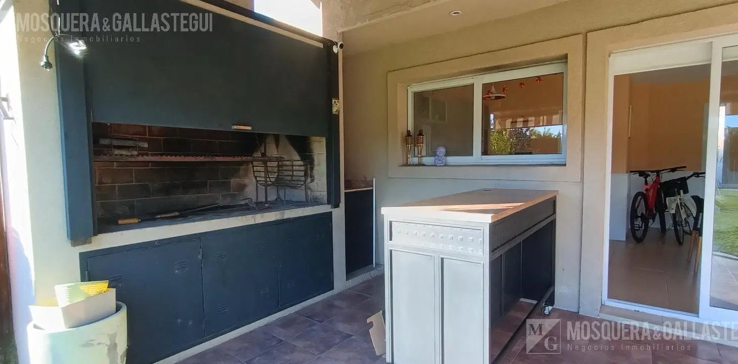 VENTA Casa en San Eduardo Pilar del Este 1