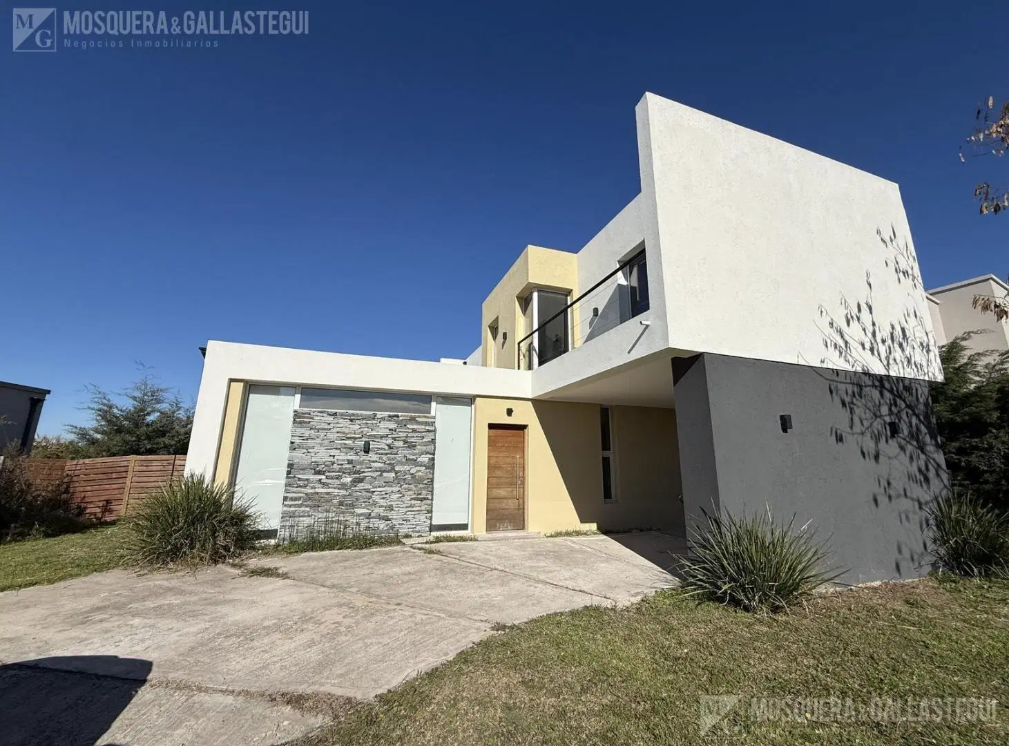 Casa en  venta Barrio santa Elena - Pilar del este 4