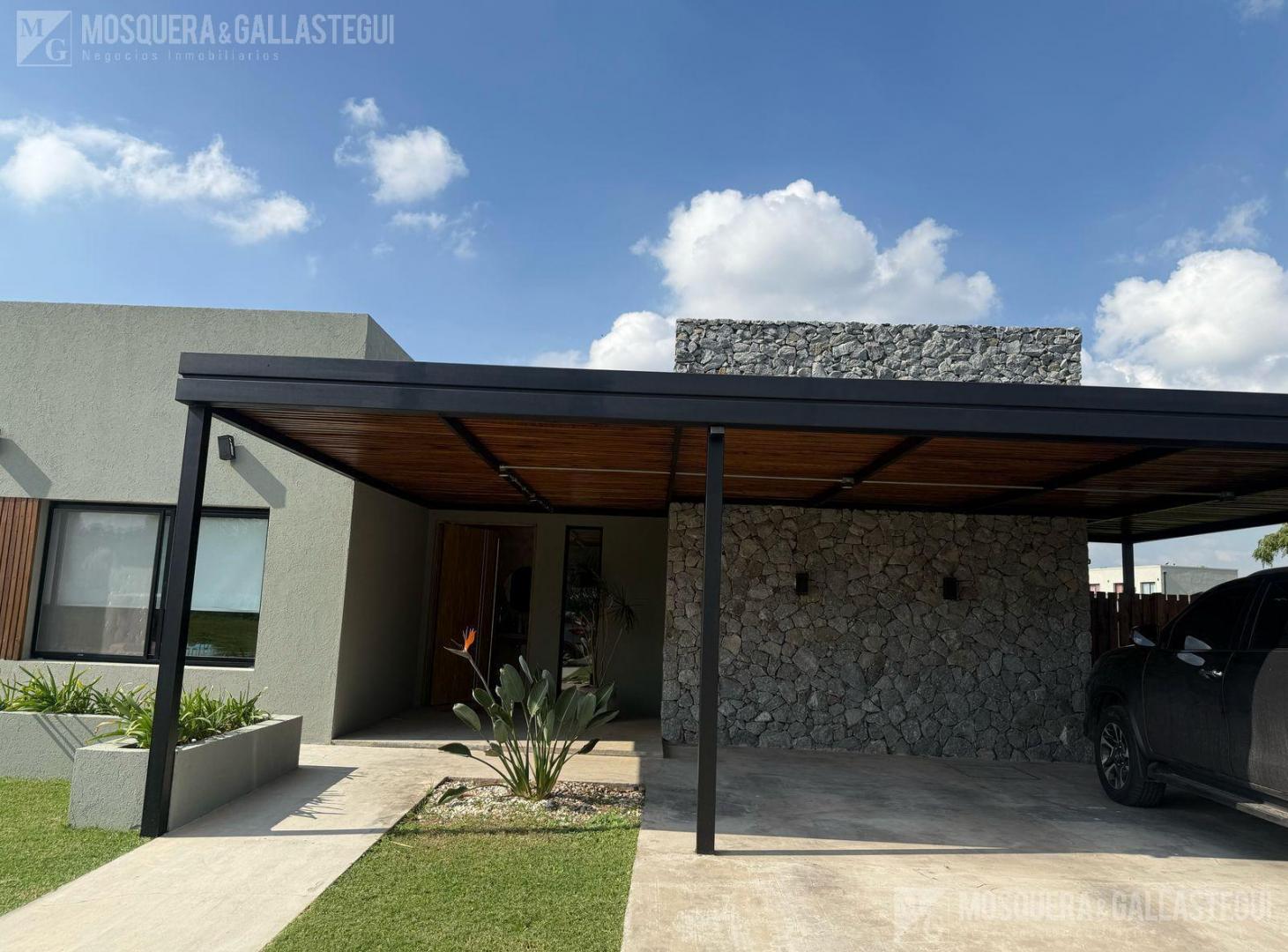 Foto de Muy linda casa moderna en Santa Lucia!, imagen 2