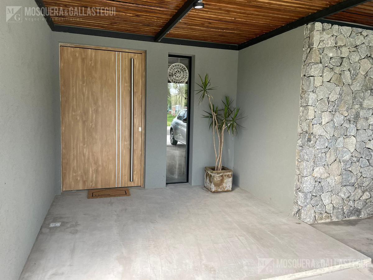 Foto de Muy linda casa moderna en Santa Lucia!, imagen 3