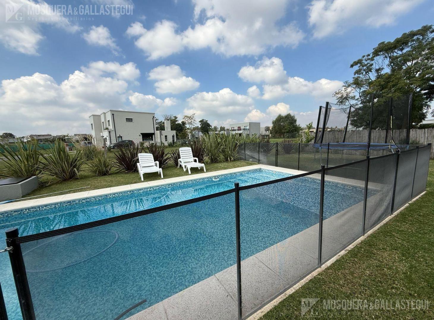 Foto de Muy linda casa moderna en Santa Lucia!, imagen 1