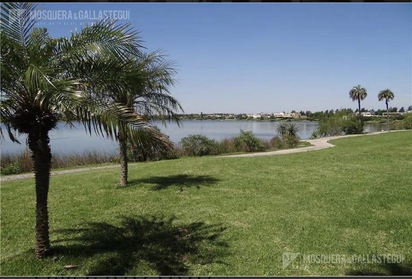 Foto de VENTA 4 AMBIENTES . EXPANSION A BALCON CORRIDO A LAGUNA. 2 COCHERAS/, imagen 4