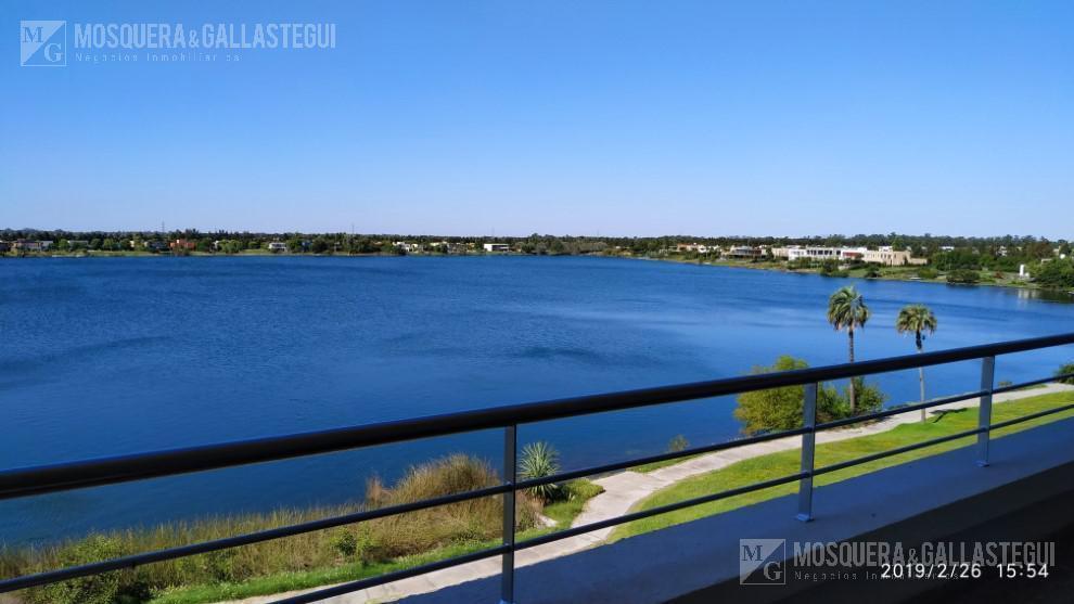 Foto de VENTA 4 AMBIENTES . EXPANSION A BALCON CORRIDO A LAGUNA. 2 COCHERAS/, imagen 5