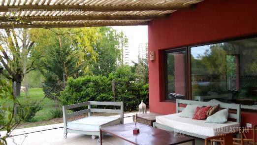 Foto de Mosquera y Gallastegui - ALQUILER TEMPORARIO- Casa - Santa Maria, imagen 5