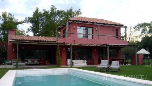 Foto de Mosquera y Gallastegui - ALQUILER TEMPORARIO- Casa - Santa Maria, imagen 2