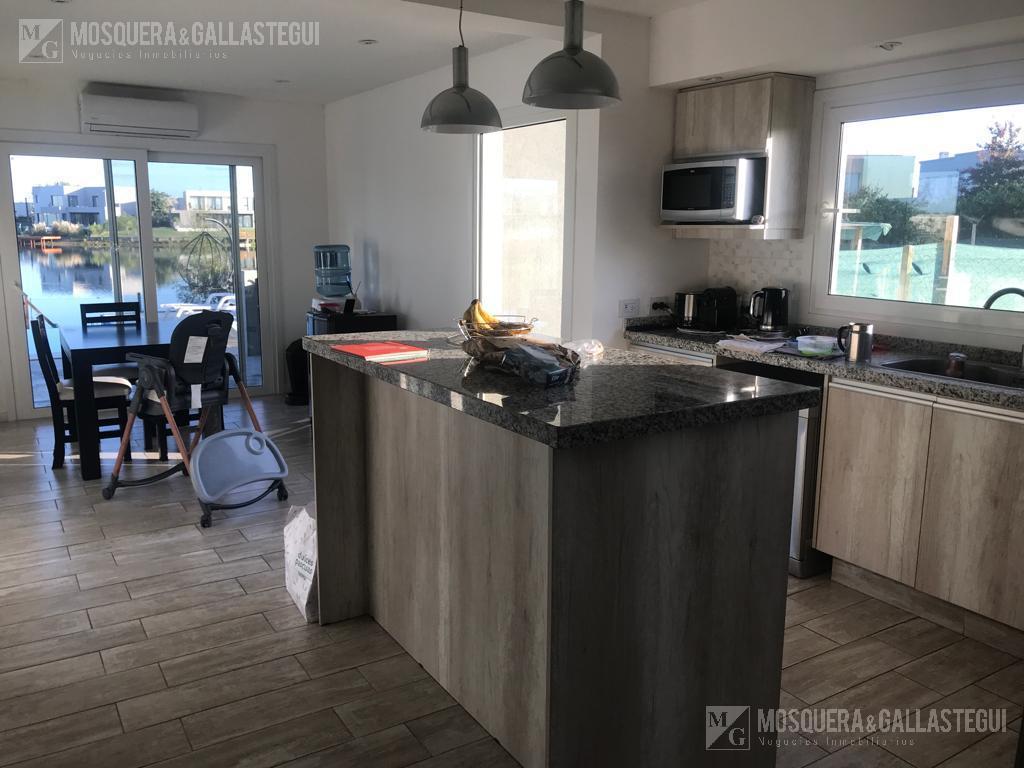 Foto de Excelente casa al agua - CON RENTA, imagen 3