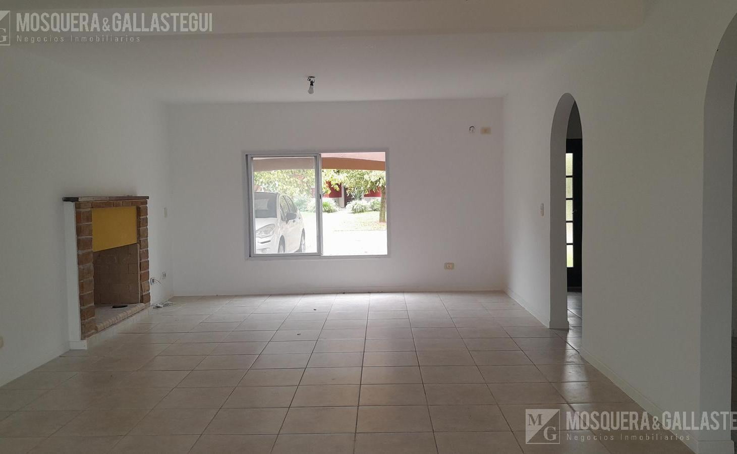 Foto de Oportunidad! Casa en venta en el Canton Golf con renta hasta, imagen 2