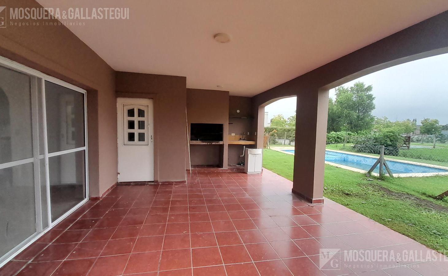Foto de Oportunidad! Casa en venta en el Canton Golf con renta hasta, imagen 4