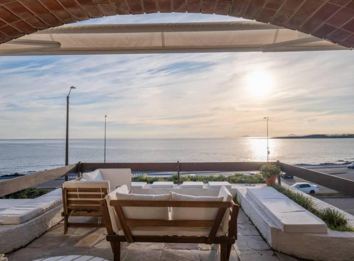 Triplex con terraza en la Punta 2