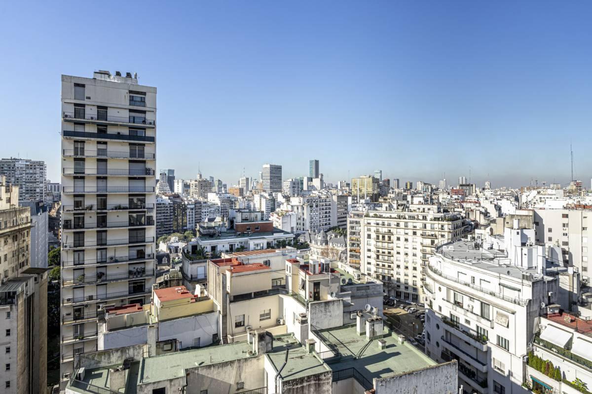 Av Alvear y Parera 3