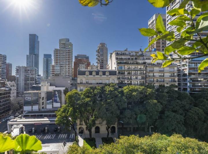 Av. Libertador y Salguero 5