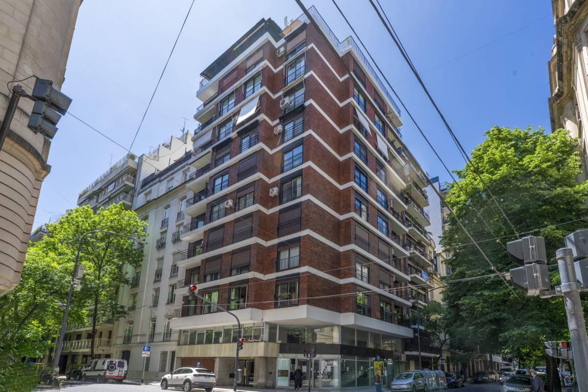 Local comercial en esquina – Quintana y Parera, Recoleta