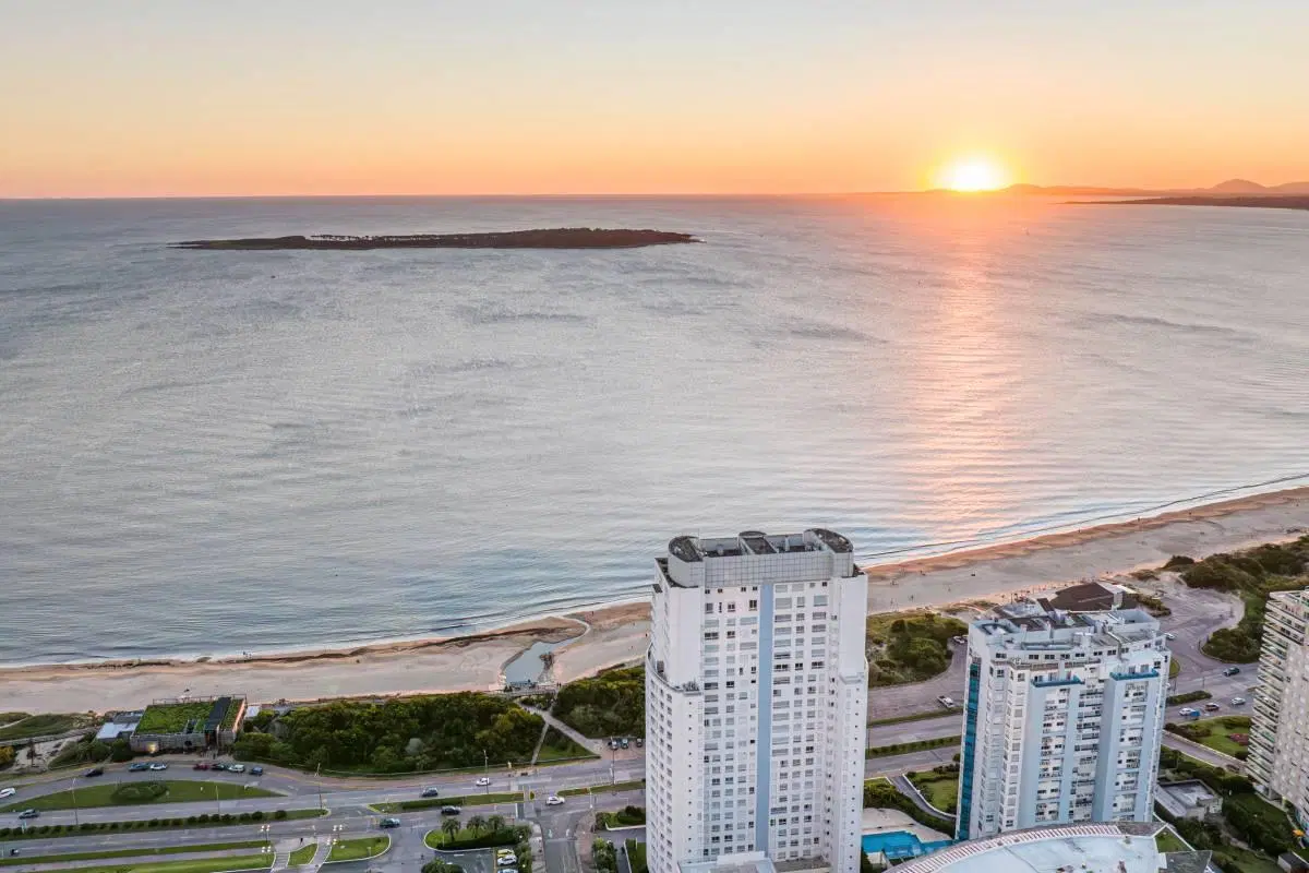 Penthouse duplex en venta en edificio Millenium con vista al mar 4
