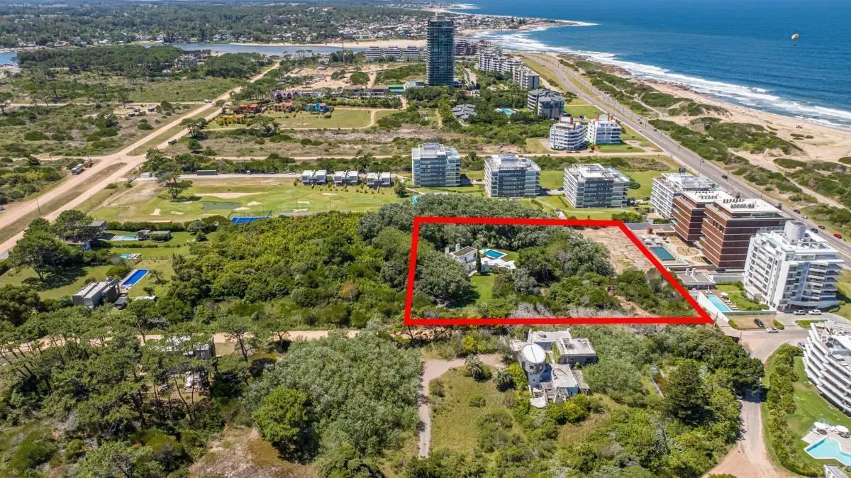 Lote en venta de 1 ha. en Rincon del Indio a 1 cuadra del mar 2