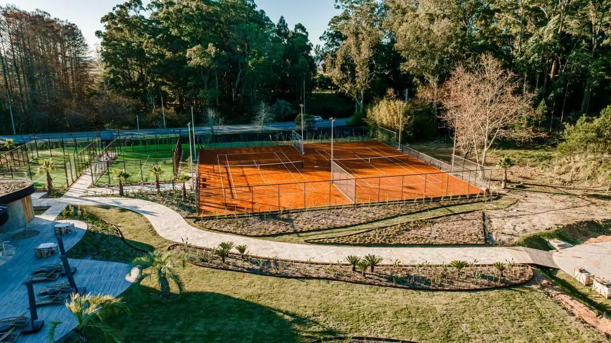 Lote en venta de 1062 m2 en Barrio cerrado Aura sobre la laguna 5