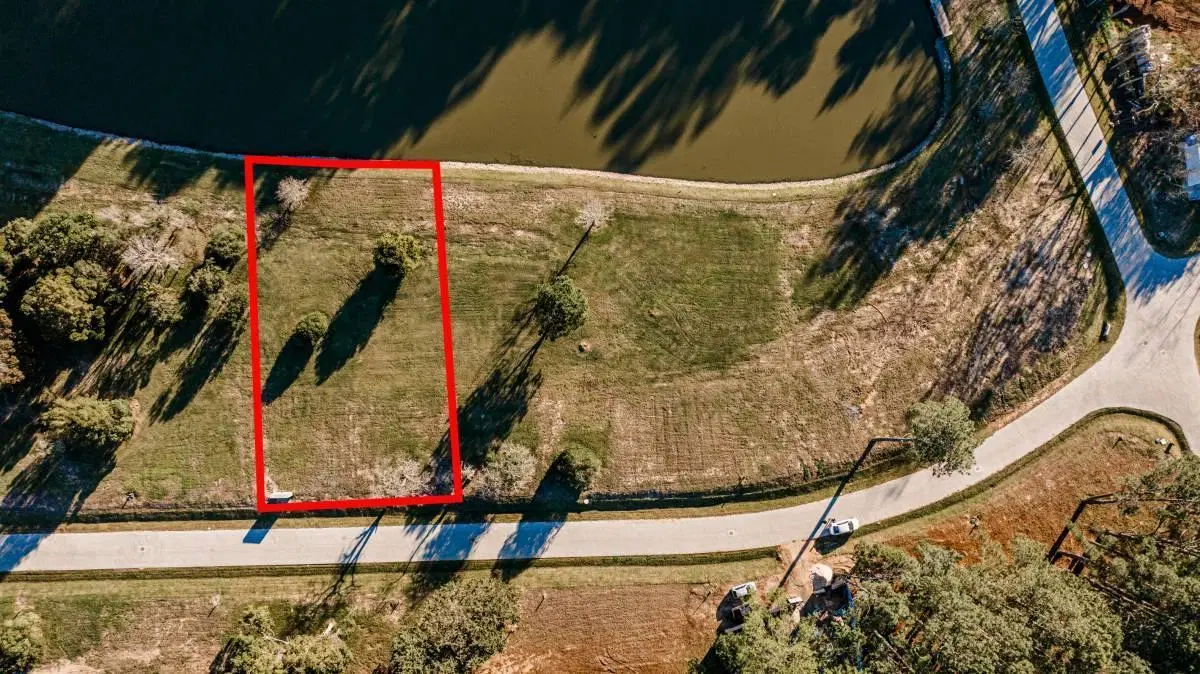 Lote en venta de 1062 m2 en Barrio cerrado Aura sobre la laguna 2