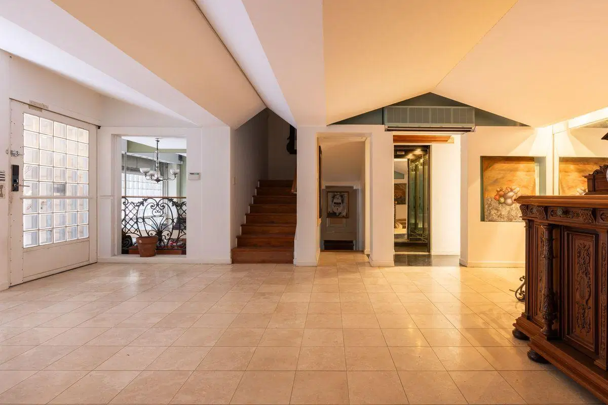 Venta edificio en block en Barrio Parque 2
