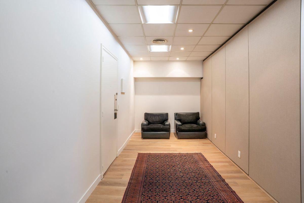 Foto de Exclusivo Piso de Oficinas Premium a Estrenar | Mobiliario de Diseño y Máxima Categoría en Retiro, imagen 3