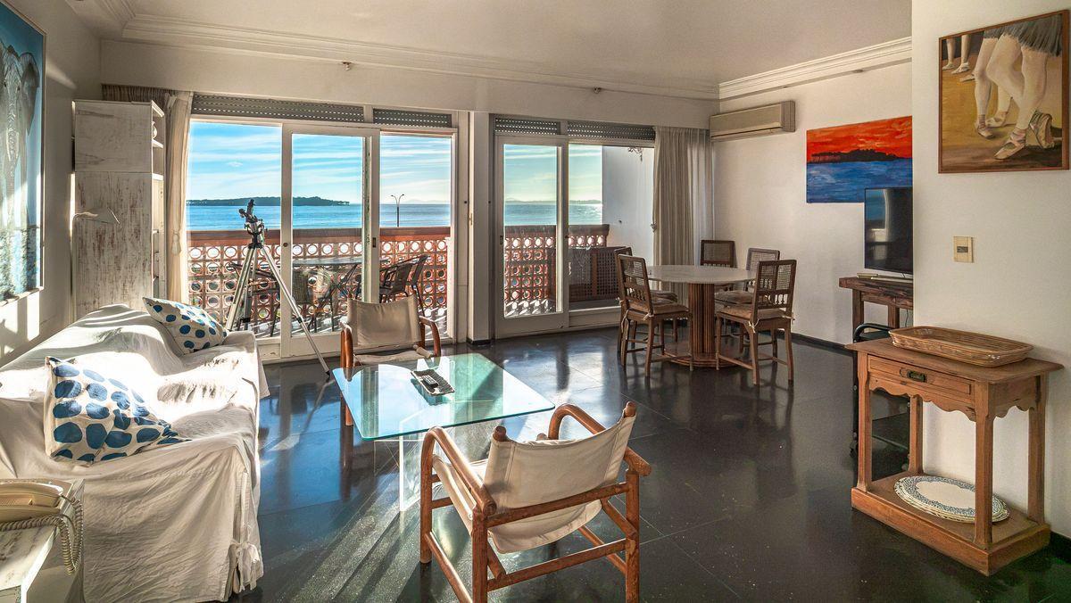 Foto de Departamento a reciclar con vista al mar de 1 dormitorio en edificio, imagen 2