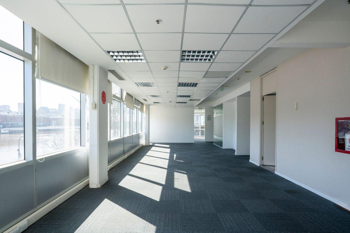 Foto de Exclusiva Oficina Corporativa en Alquiler – Porteño Plaza III, Puerto, imagen 3